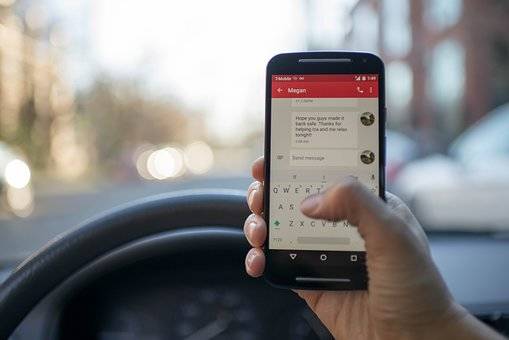 Go Hands Free: Why Tampa Bay Drivers Should Be Wary About Phone Use Behind The Wheel
